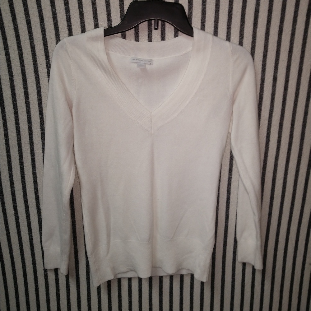 NY&Co V-neck sweater